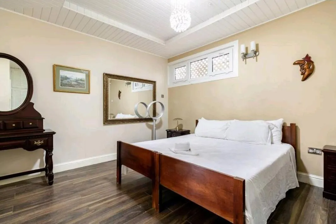 Apartamento Sleek 4Ppl Apartment, Pool, Parking, Gated, Cctv & Wifi Ocho Ríos